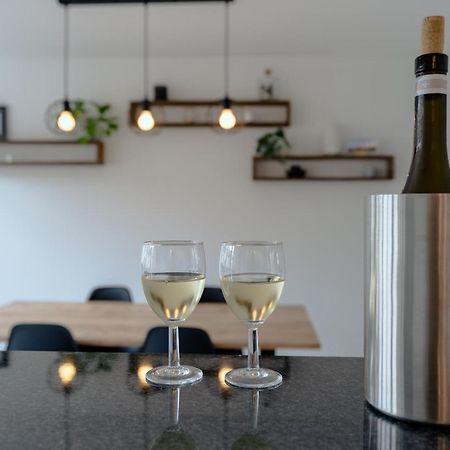 Apartment In The City Center With Free Parking 빌 외부 사진