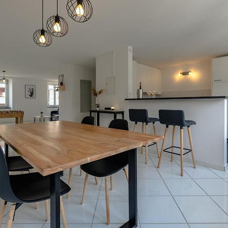 Apartment In The City Center With Free Parking 빌 외부 사진