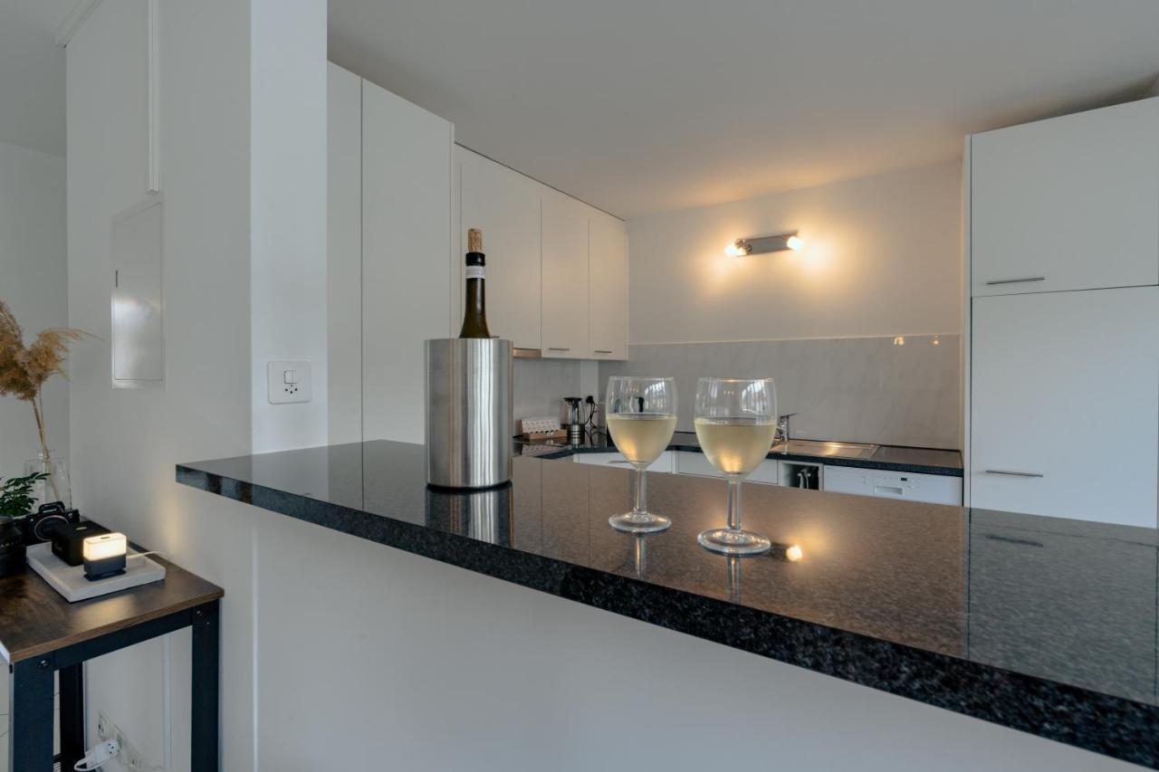 Apartment In The City Center With Free Parking 빌 외부 사진