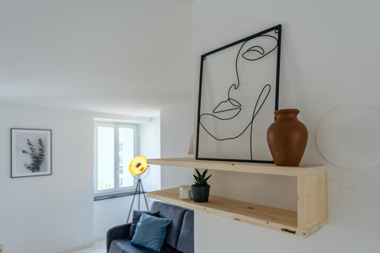 Apartment In The City Center With Free Parking 빌 외부 사진
